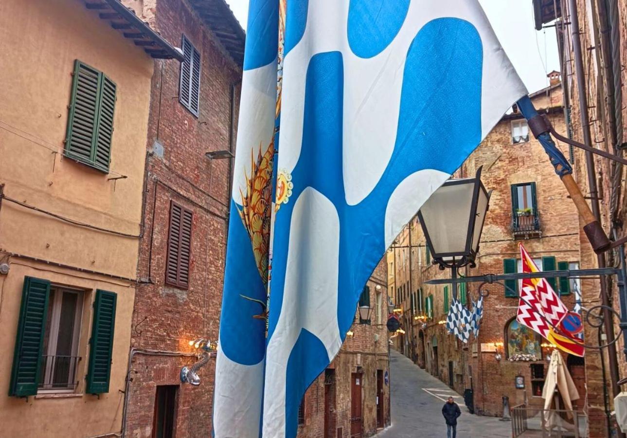 Gli Archi Nel Cuore Di Siena Bagian luar foto